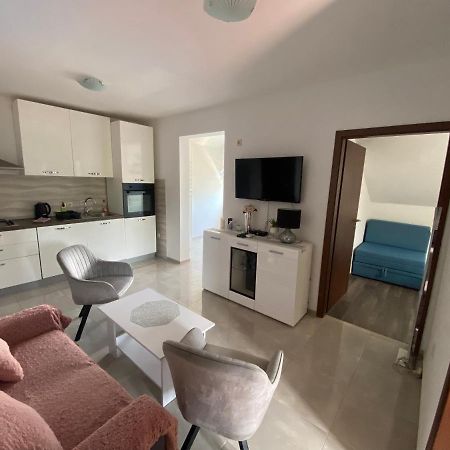 Guesthouse Ruza Sobra Apartments In The Attic Of The House Bagian luar foto