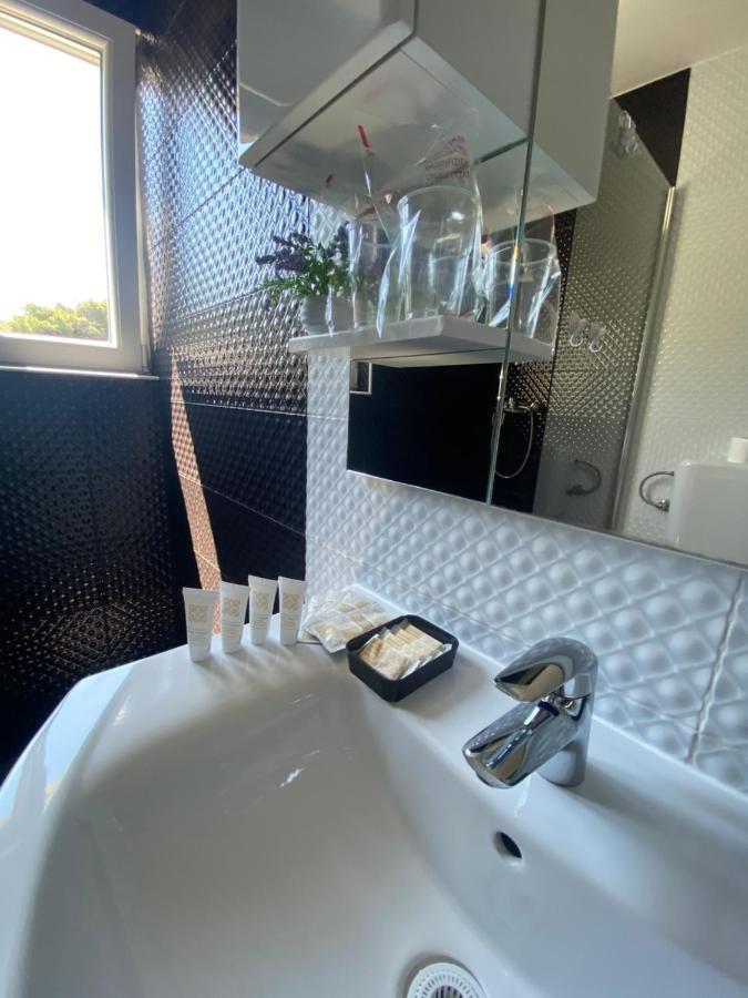 Guesthouse Ruza Sobra Apartments In The Attic Of The House Bagian luar foto