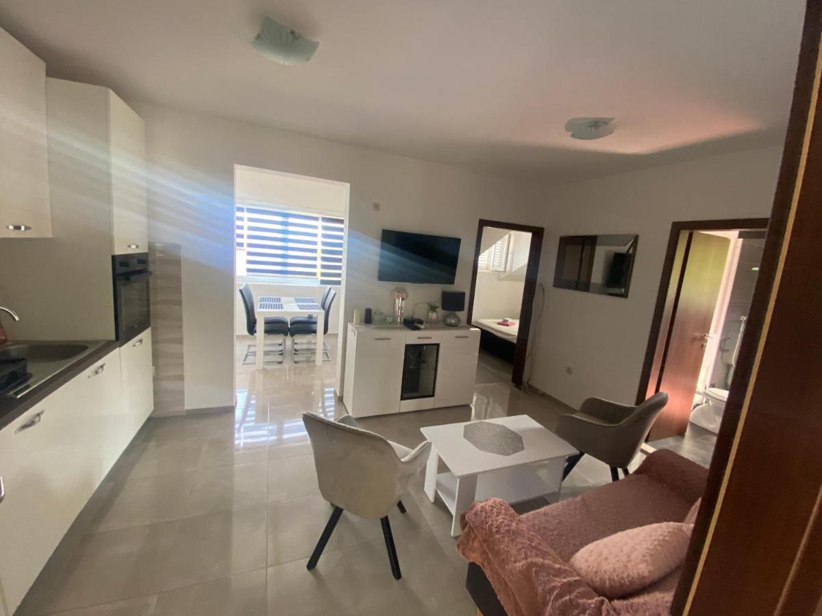 Guesthouse Ruza Sobra Apartments In The Attic Of The House Bagian luar foto