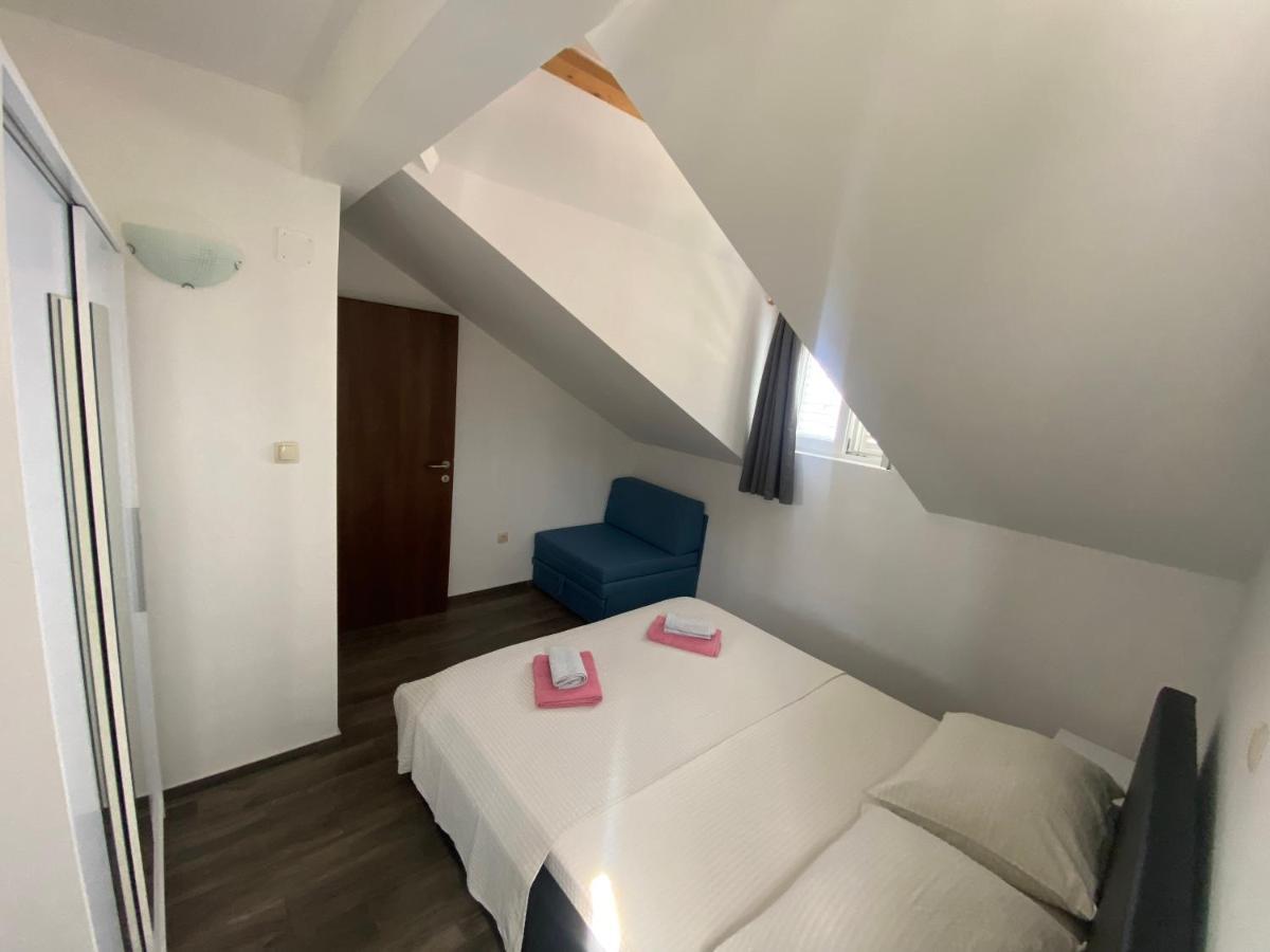 Guesthouse Ruza Sobra Apartments In The Attic Of The House Bagian luar foto