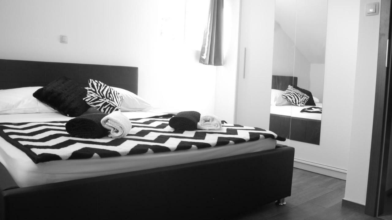 Guesthouse Ruza Sobra Apartments In The Attic Of The House Bagian luar foto