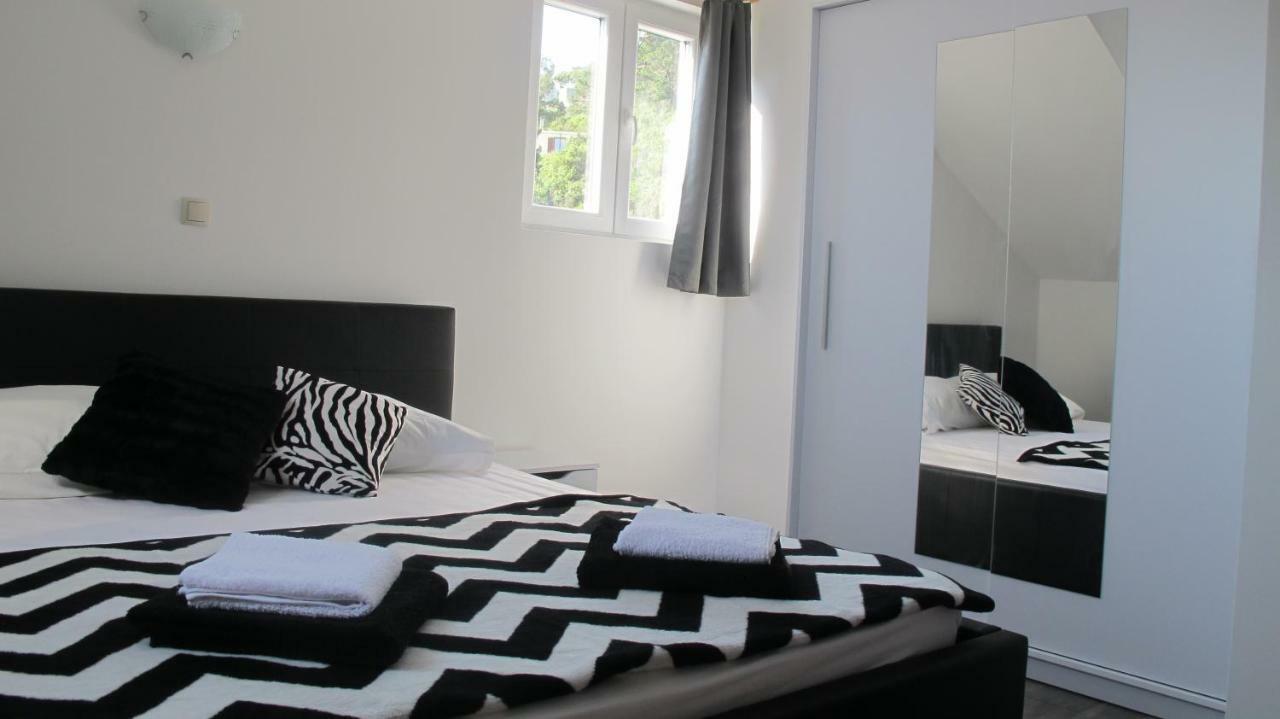 Guesthouse Ruza Sobra Apartments In The Attic Of The House Bagian luar foto