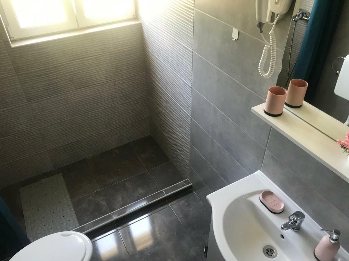 Guesthouse Ruza Sobra Apartments In The Attic Of The House Bagian luar foto